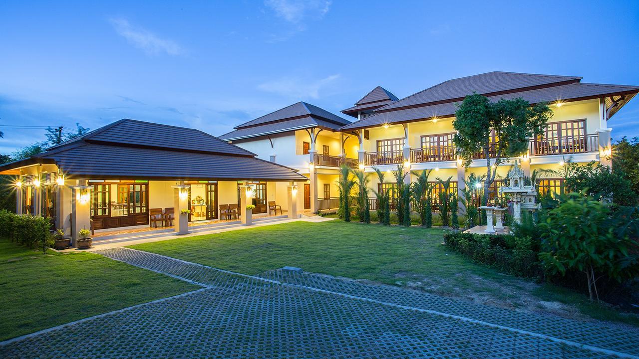 Oh Amphawa Boutique Resort Exterior photo